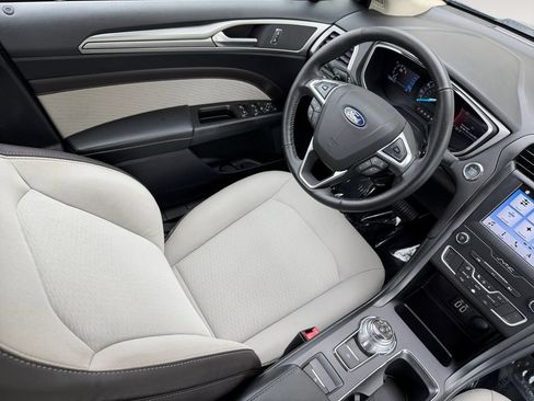 Used 2019 Ford Fusion SE w/ Equipment Group 151A FWD image 15
