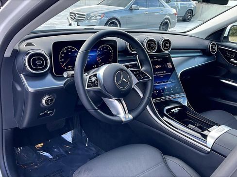 Used 2025 Mercedes-Benz C 300 4MATIC Sedan image 17