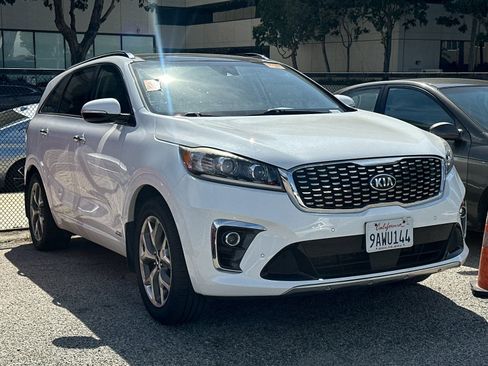 Used 2019 Kia Sorento SX image 2