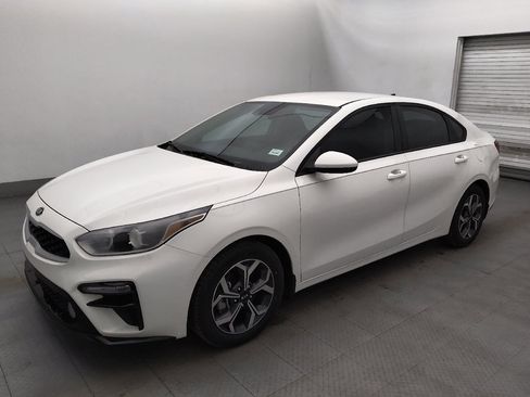 Used 2020 Kia Forte LXS image 2