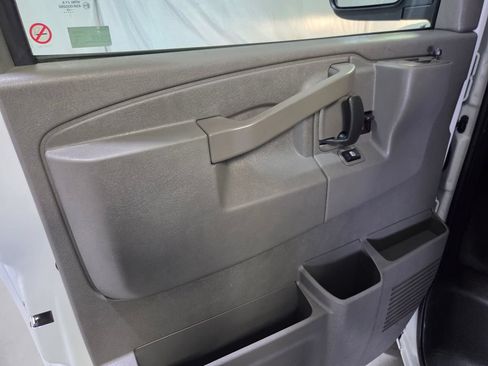 Used 2025 Chevrolet Express 2500 w/ Driver Convenience Package RWD image 15