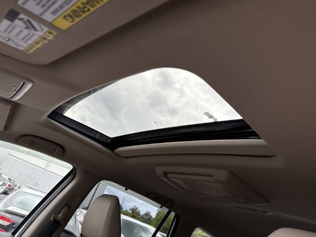 Used 2016 Honda Pilot Touring image 16