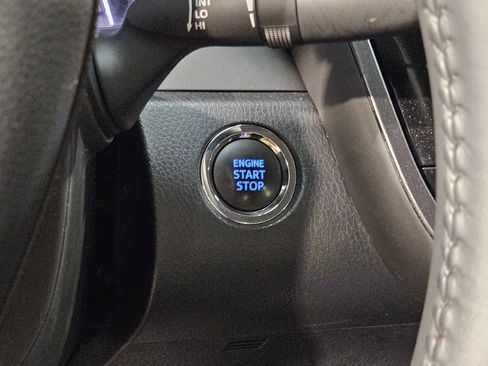 Used 2024 Toyota Camry SE w/ Convenience Package image 33