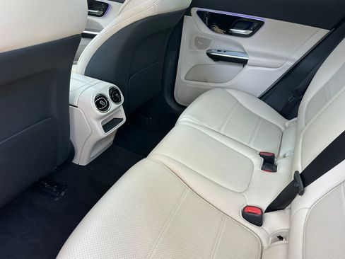 Used 2026 Mercedes-Benz GLC 300 4MATIC image 27