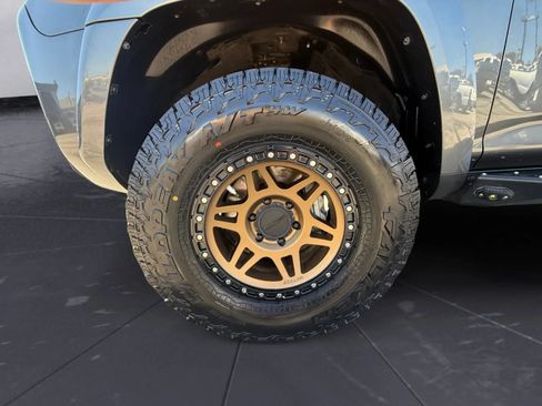 Used 2021 Toyota 4Runner TRD Off-Road Premium w/ Moonroof Package AWD/4WD image 27
