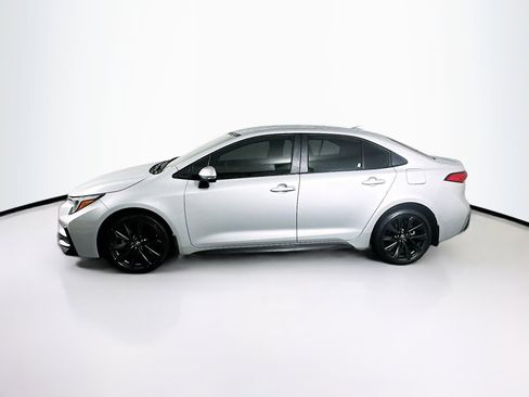 Used 2023 Toyota Corolla SE image 4