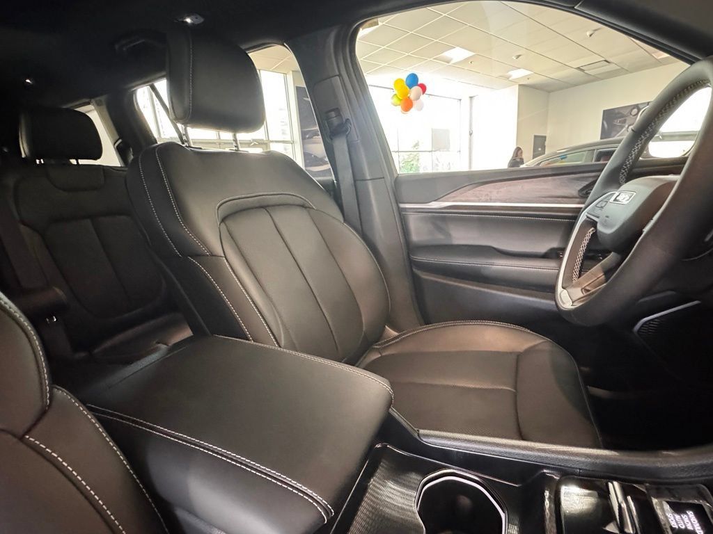New 2026 Jeep Grand Cherokee L Limited AWD/4WD image 21