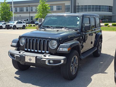 Used 2023 Jeep Wrangler Unlimited Sahara w/ Cold Weather Group AWD/4WD image 7