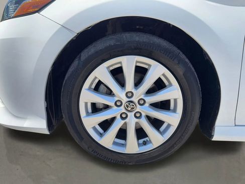 Used 2020 Toyota Camry LE FWD image 10