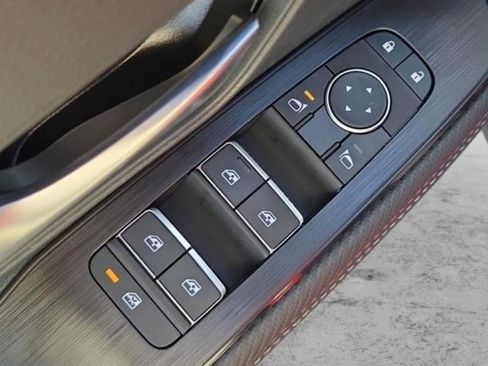 New 2026 Nissan Kicks SR w/ Cold Weather Package image 4