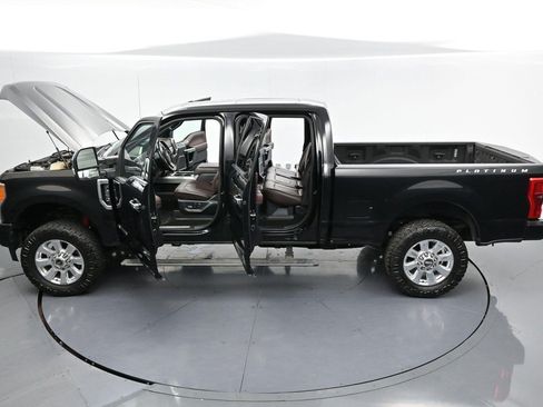 Used 2017 Ford F250 Platinum w/ Platinum Ultimate Package AWD/4WD image 44
