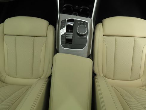 Used 2026 BMW 430i Coupe w/ Premium Package RWD image 18