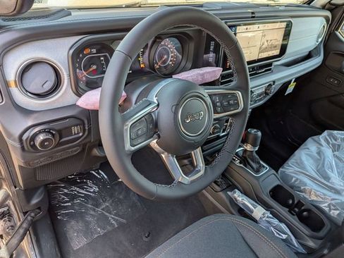 New 2026 Jeep Wrangler Unlimited Sahara AWD/4WD image 10