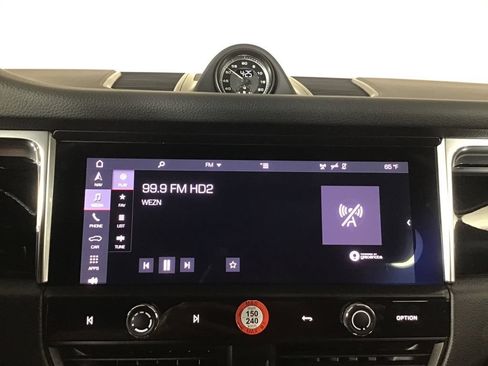 Certified 2026 Porsche Macan AWD/4WD image 33
