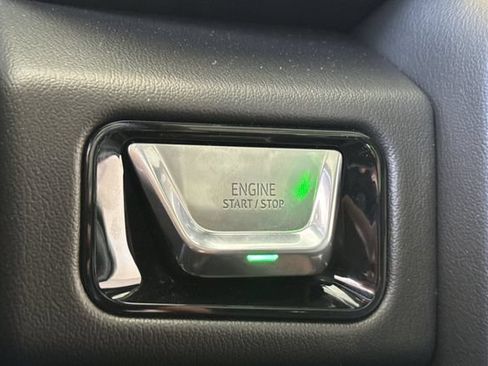Used 2026 GMC Yukon XL Denali w/ Denali Reserve Package AWD/4WD image 23