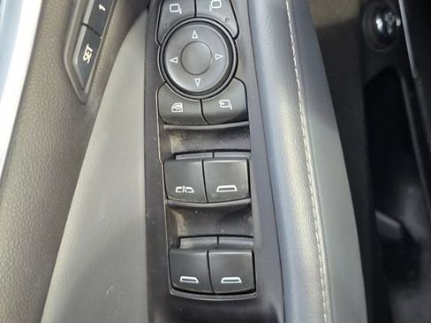 Used 2020 Buick Enclave Premium w/ Sun and Sites Package image 17