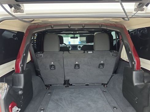 Used 2021 Jeep Wrangler Unlimited Islander image 7