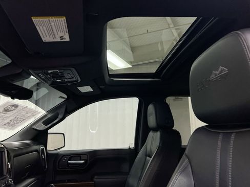 Used 2021 Chevrolet Silverado 1500 High Country w/ Technology Package AWD/4WD image 19