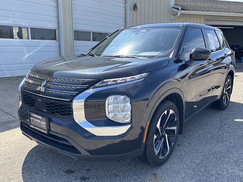 Used 2022 Mitsubishi Outlander ES AWD/4WD image 9