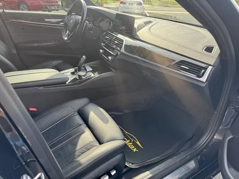 Used 2017 BMW 530i xDrive AWD/4WD image 8