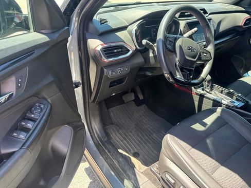 Used 2021 Chevrolet TrailBlazer RS w/ Convenience Package FWD image 4