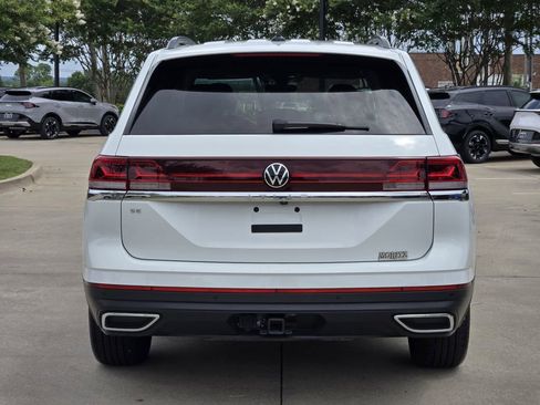 Used 2025 Volkswagen Atlas SE FWD image 13