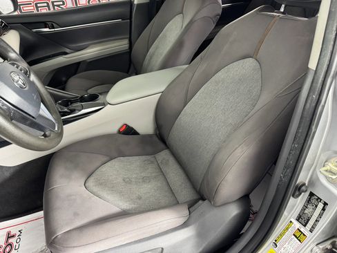 Used 2019 Toyota Camry LE FWD image 29