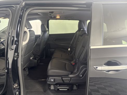 Certified 2024 Honda Odyssey Touring image 19