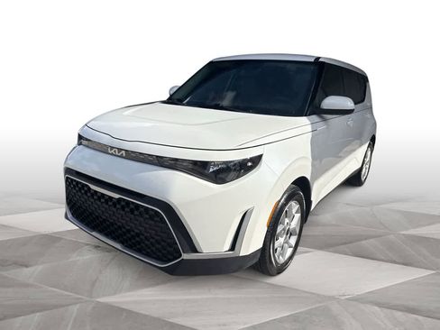 Used 2025 Kia Soul LX w/ LX Technology Package FWD image 1