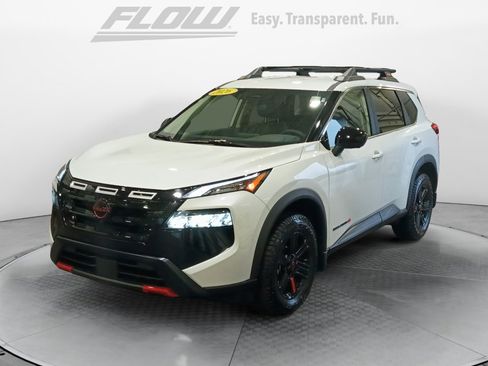 Used 2026 Nissan Rogue SV AWD/4WD image 3