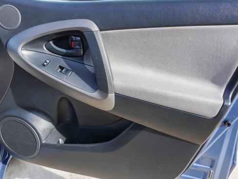 Used 2009 Toyota RAV4 4WD image 26