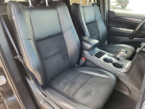 Certified 2021 Jeep Grand Cherokee Laredo X AWD/4WD image 13