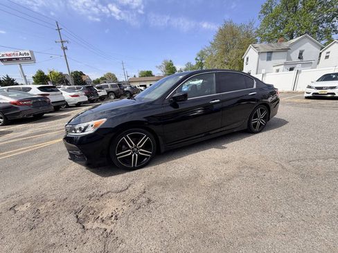 Used 2017 Honda Accord Sport image 35