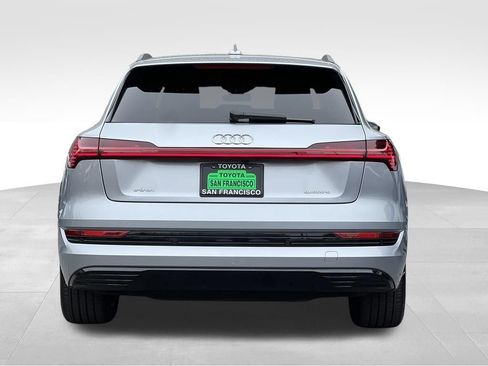 Used 2022 Audi e-tron Premium AWD/4WD image 4
