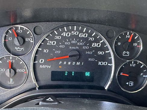 New 2025 Chevrolet Express 2500 w/ Safety Package image 17