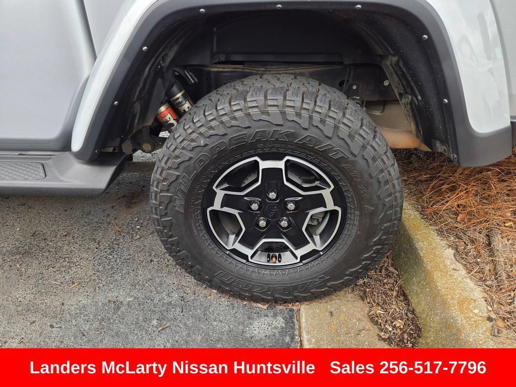 Used 2023 Jeep Gladiator Mojave w/ LED Lighting Group AWD/4WD image 6