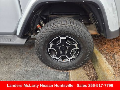 Used 2023 Jeep Gladiator Mojave w/ LED Lighting Group AWD/4WD image 6