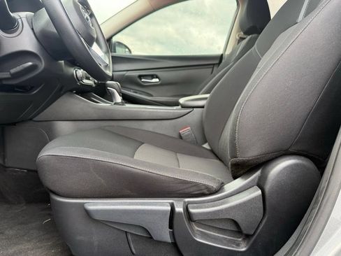 Used 2022 Nissan Sentra SV FWD image 9