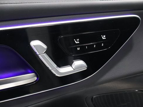 Used 2025 Mercedes-Benz GLC 300 4MATIC image 14