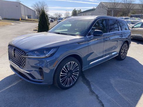 New 2025 Lincoln Aviator Black Label image 9