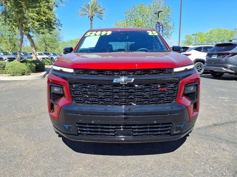 Used 2025 Chevrolet Traverse RS w/ LPO, Floor Liner Package image 2