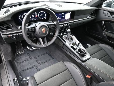 Used 2026 Porsche 911 GT3 RWD image 4