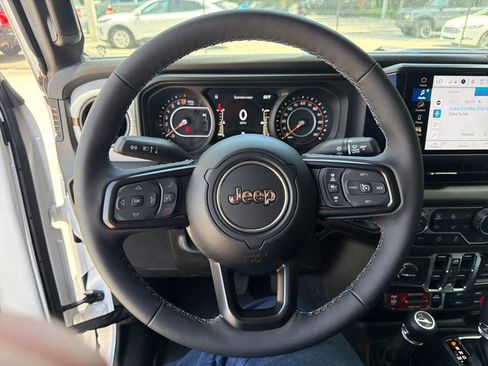 Used 2026 Jeep Gladiator Sport AWD/4WD image 17