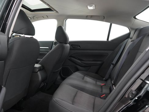 Used 2023 Nissan Altima 2.5 SV w/ SV Premium Package AWD/4WD image 15