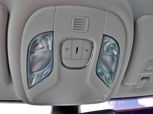 Used 2019 Jeep Compass Latitude FWD image 28