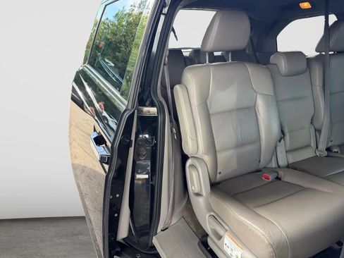 Used 2012 Honda Odyssey Touring Elite image 18