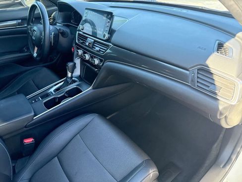 Used 2019 Honda Accord Sport image 11