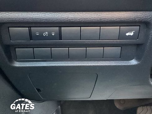 Used 2025 Mitsubishi Outlander SE AWD/4WD image 23