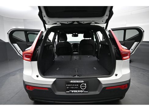 Used 2025 Volvo XC40 B5 Plus AWD/4WD image 20