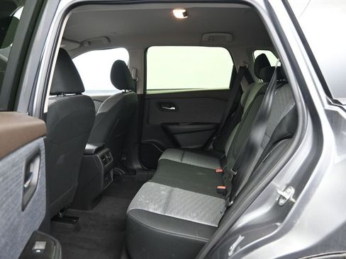 Used 2023 Nissan Rogue SV AWD/4WD image 28